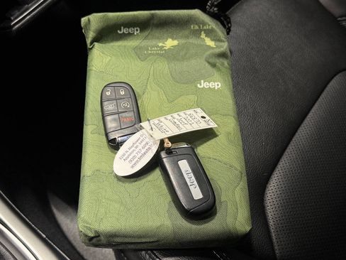 Used 2021 Jeep Compass Latitude w/ Driver Assistance Group AWD/4WD image 41