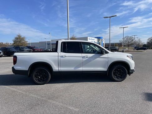 Certified 2025 Honda Ridgeline Sport+ image 2