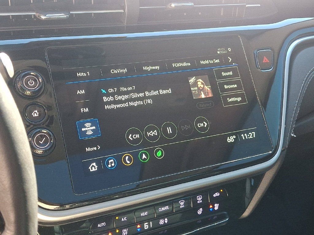 Used 2023 Chevrolet Bolt EUV Premier w/ Sun & Sound Package FWD image 17