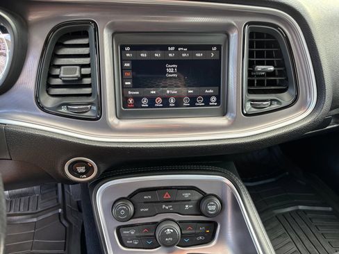 Used 2022 Dodge Challenger GT AWD/4WD image 17