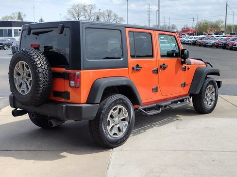 Used 2015 Jeep Wrangler Unlimited Rubicon w/ Connectivity Group AWD/4WD image 14