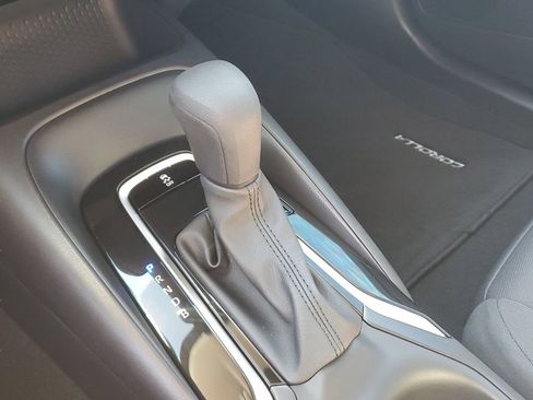 Used 2025 Toyota Corolla LE w/ Convenience Package image 18