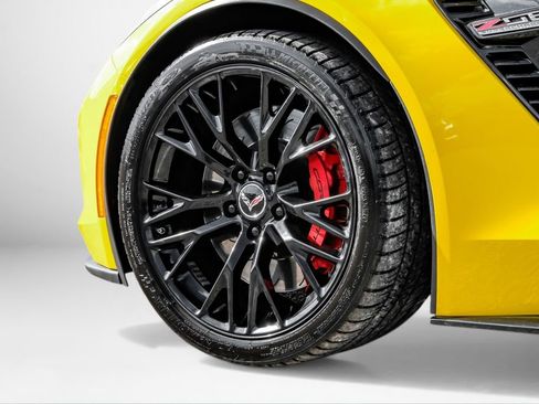 Used 2015 Chevrolet Corvette Z06 w/ 2LZ Preferred Equipment Group RWD image 62