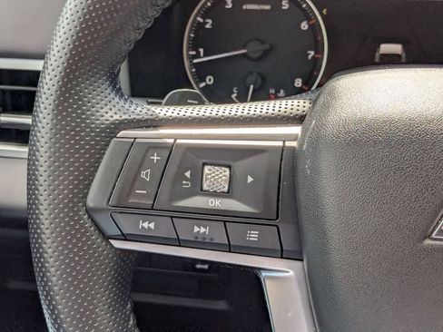 Used 2025 Mitsubishi Outlander SE FWD image 16
