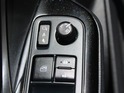 Used 2019 Toyota C-HR XLE FWD image 20