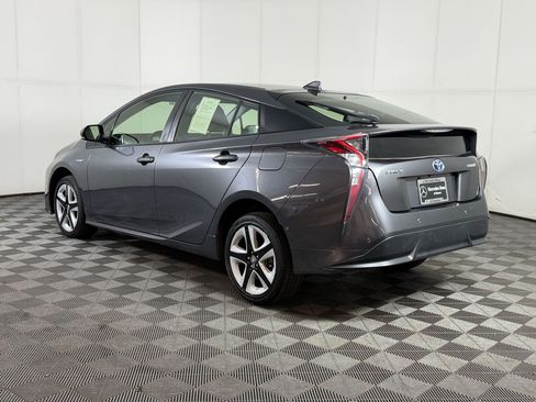 Used 2018 Toyota Prius Three Touring FWD image 3