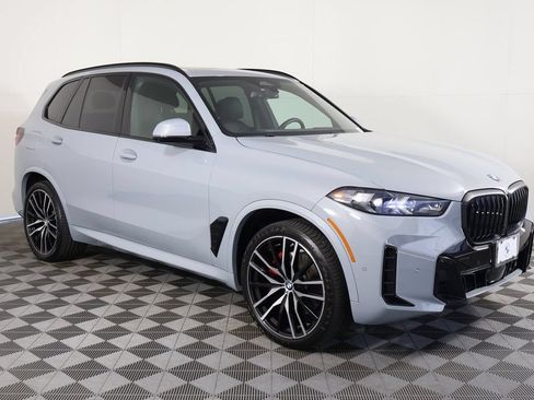 Used 2024 BMW X5 xDrive40i w/ M Sport Package AWD/4WD image 3
