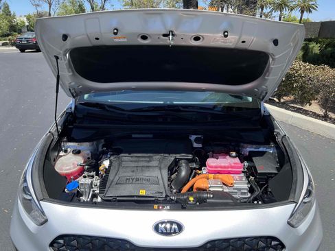 Used 2020 Kia Niro LX FWD image 20
