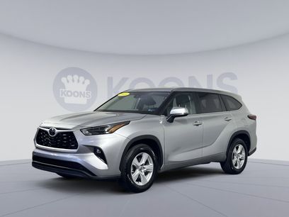 Used 2025 Toyota Highlander LE