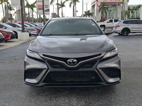 Used 2024 Toyota Camry SE w/ Convenience Package FWD image 4