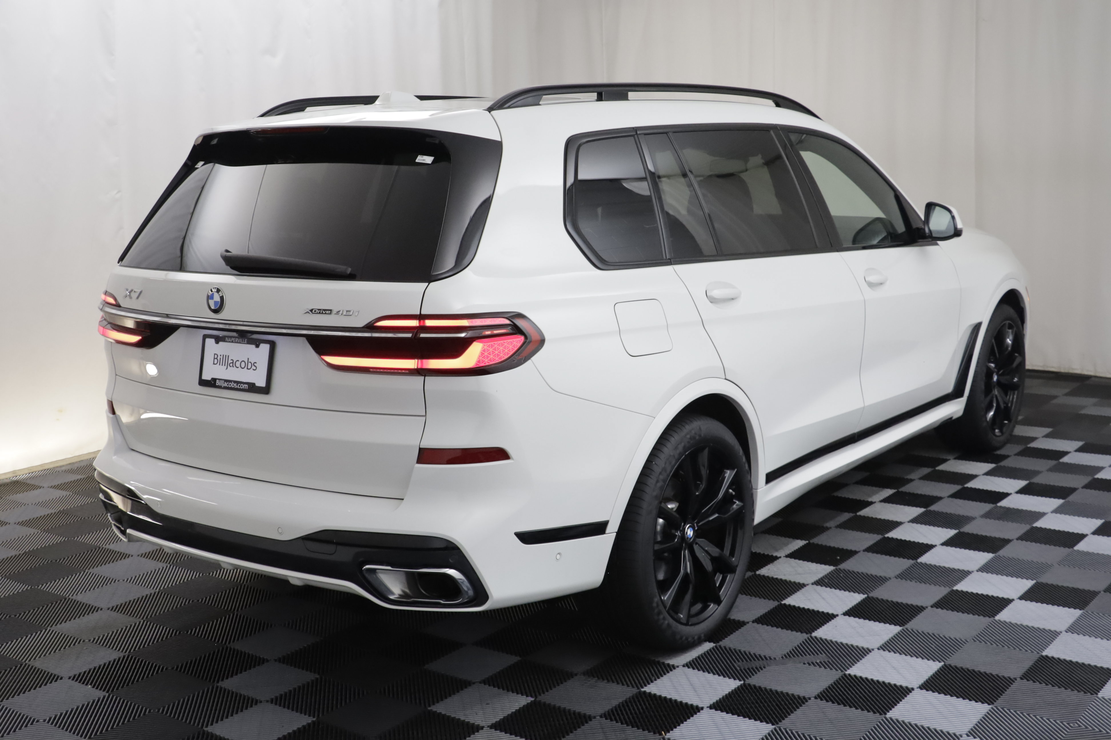 Used 2024 BMW X7 xDrive40i w/ M Sport Package AWD/4WD image 23