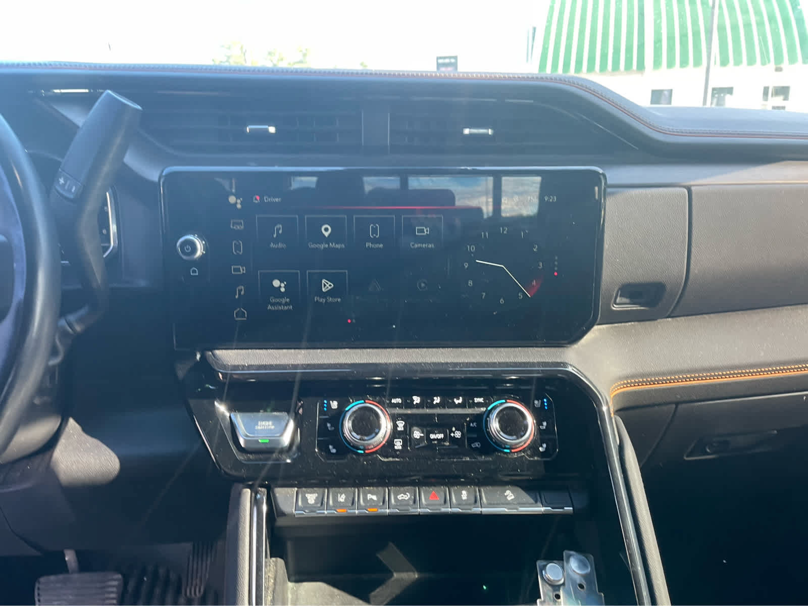 Used 2024 GMC Sierra 2500 AT4 w/ AT4 Premium Plus Package AWD/4WD image 16