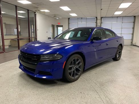 Used 2021 Dodge Charger SXT w/ Blacktop Package RWD image 3