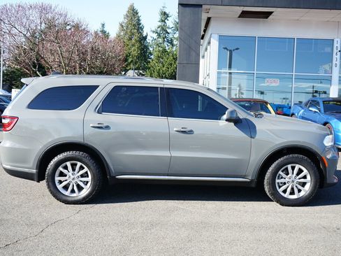 Used 2021 Dodge Durango SXT image 6