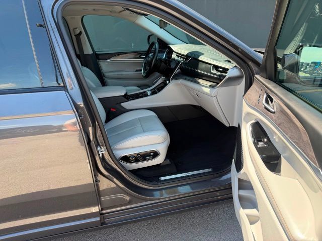 Used 2021 Jeep Grand Cherokee L Overland w/ Luxury Tech Group IV AWD/4WD image 10