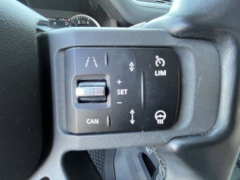 Used 2023 Land Rover Defender 110 X-Dynamic SE AWD/4WD image 21