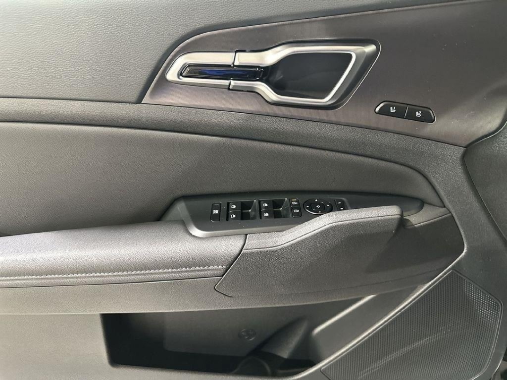 New 2026 Kia Sportage SX FWD image 14