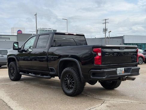 Used 2021 Chevrolet Silverado 2500 LT w/ Midnight Edition AWD/4WD image 8