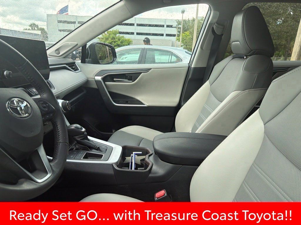 Used 2023 Toyota RAV4 Limited FWD image 15