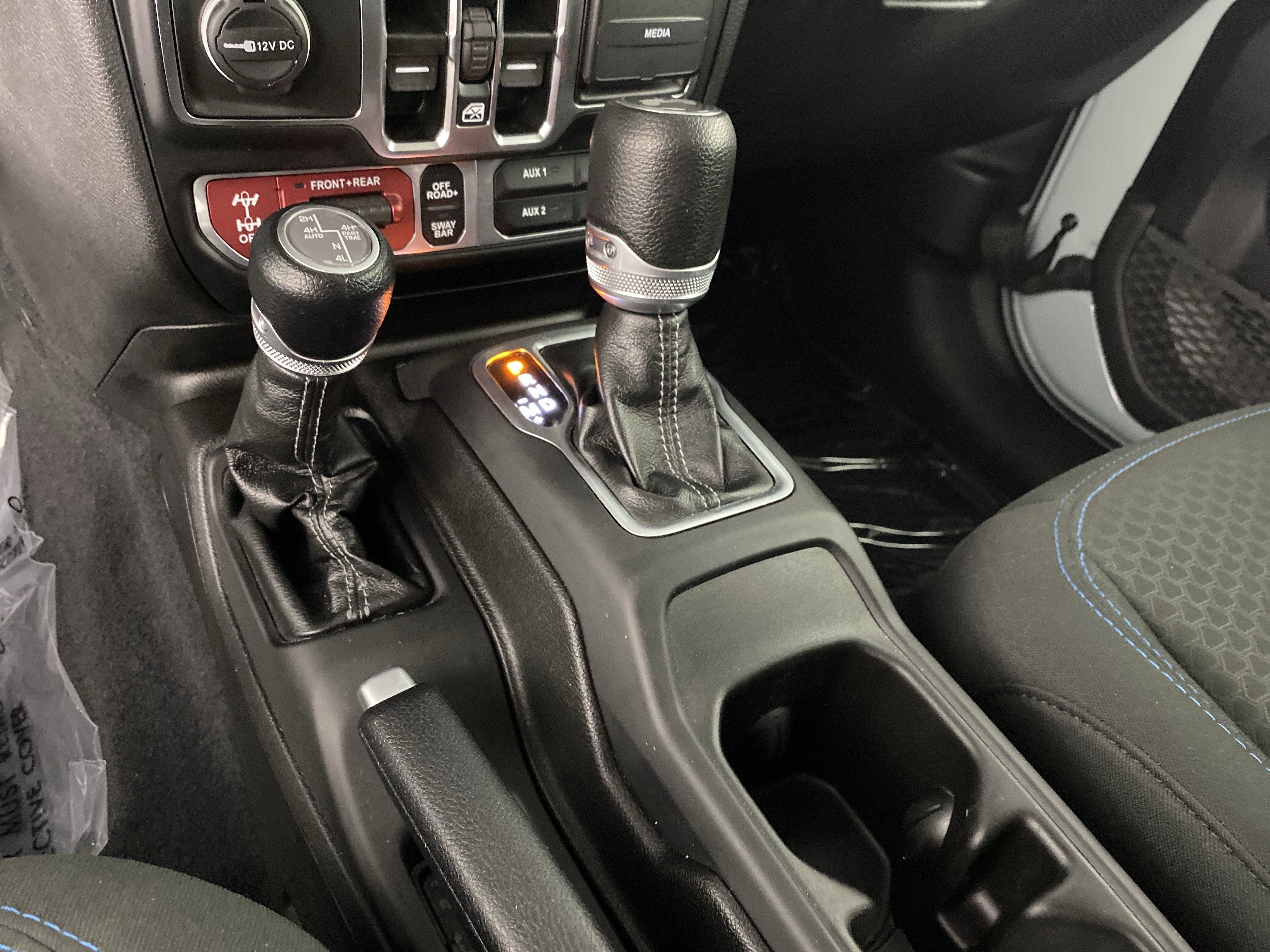 Used 2024 Jeep Wrangler Unlimited Rubicon 4xe w/ Technology Group AWD/4WD image 30