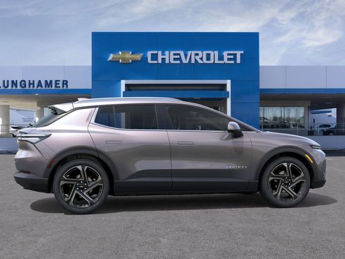 New 2026 Chevrolet Equinox EV LT image 29