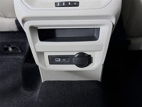 Used 2024 Volkswagen Tiguan SE R-Line FWD image 27