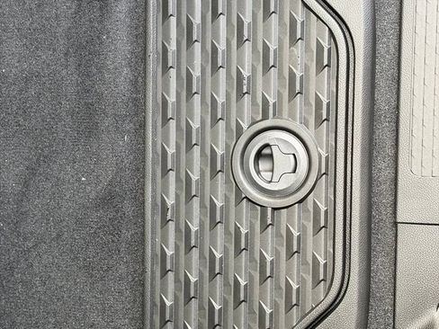 New 2026 RAM 1500 Laramie AWD/4WD image 13
