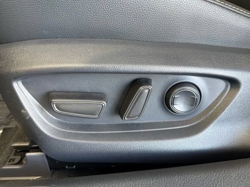 Used 2026 Toyota Camry Hybrid FWD image 21