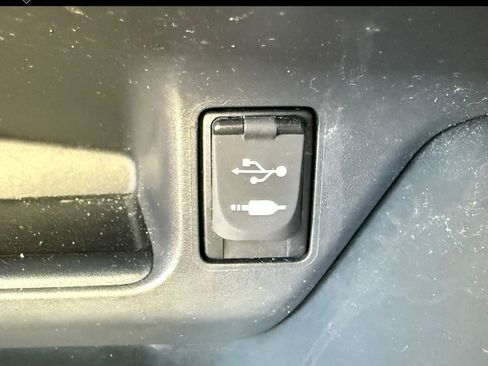 Used 2018 Toyota C-HR XLE FWD image 26