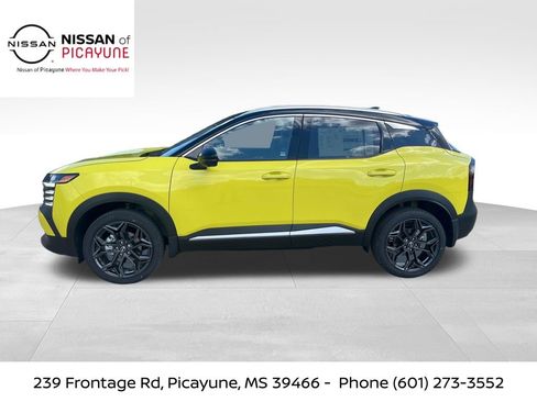 New 2026 Nissan Kicks SR FWD image 2