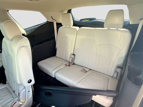 Used 2024 Buick Enclave Avenir w/ Trailering Package, 5000 lbs. FWD image 37