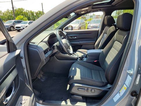 Used 2025 Honda CR-V Sport image 14