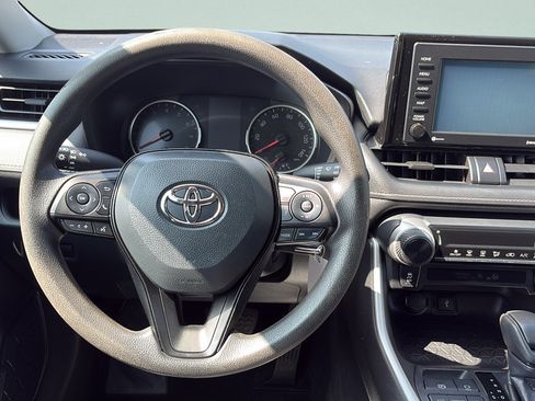 Used 2020 Toyota RAV4 LE w/ Carpet Mat Package AWD/4WD image 11