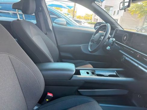 Used 2023 Hyundai Ioniq 6 SE RWD image 12