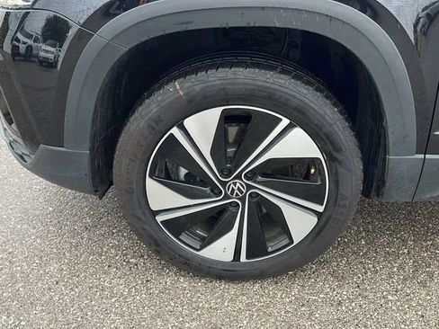 Used 2024 Volkswagen Taos SE image 10