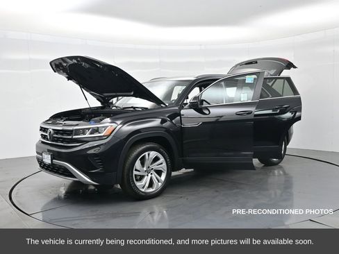 Used 2020 Volkswagen Atlas Cross Sport SEL image 31