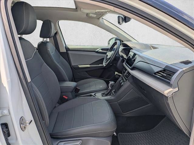Used 2024 Volkswagen Taos SE w/ Panoramic Sunroof Package FWD image 20