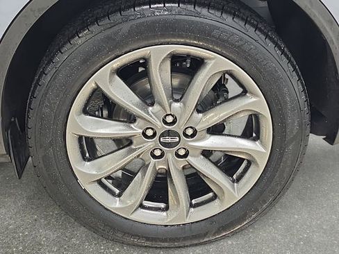 Certified 2022 Lincoln Corsair Standard w/ Premium Package image 30