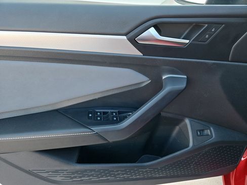 New 2025 Volkswagen Jetta SE image 18