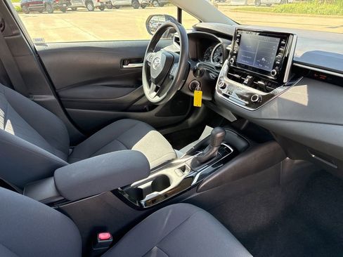 Used 2020 Toyota Corolla LE FWD image 22