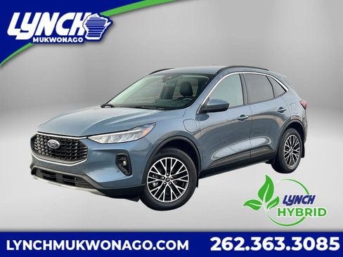 Used 2023 Ford Escape SE w/ Class II Trailer Tow Package image 1