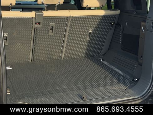 Used 2023 Land Rover Defender 110 SE image 13