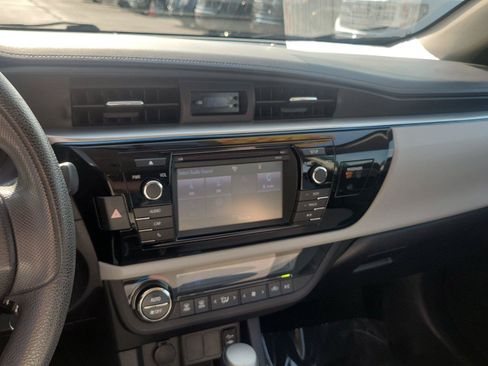 Used 2014 Toyota Corolla LE FWD image 25