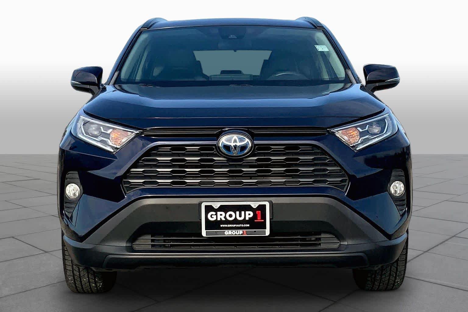 Used 2021 Toyota RAV4 XLE Premium AWD/4WD image 4