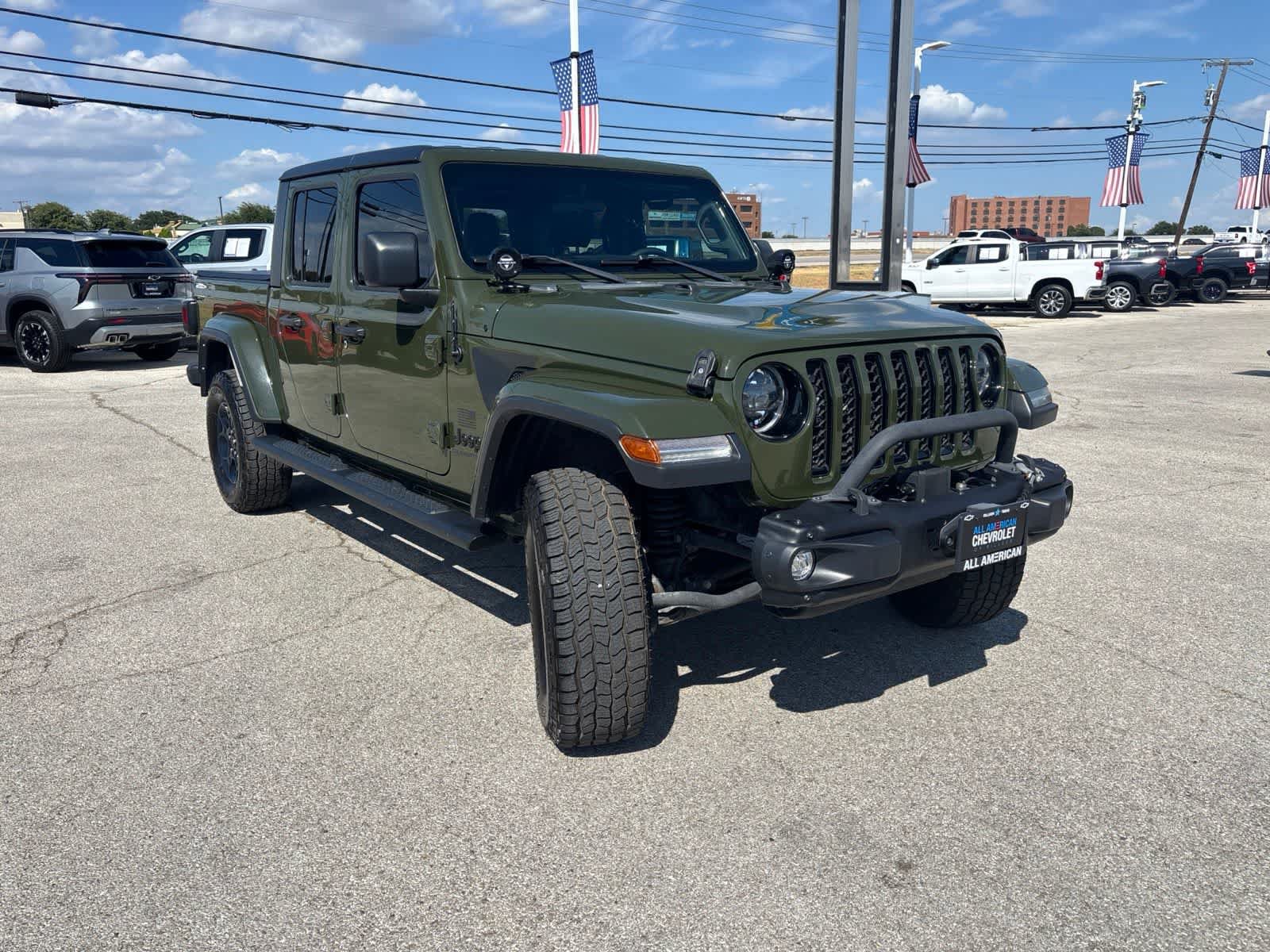 Used 2023 Jeep Gladiator Sport AWD/4WD image 2
