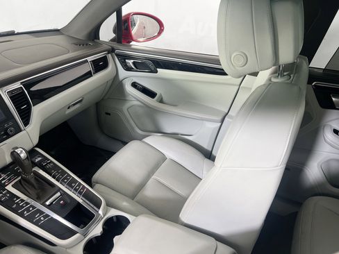 Used 2018 Porsche Macan S image 24