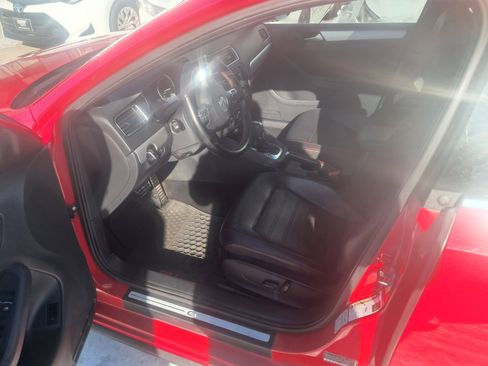 Used 2013 Volkswagen Jetta GLI Autobahn FWD image 4