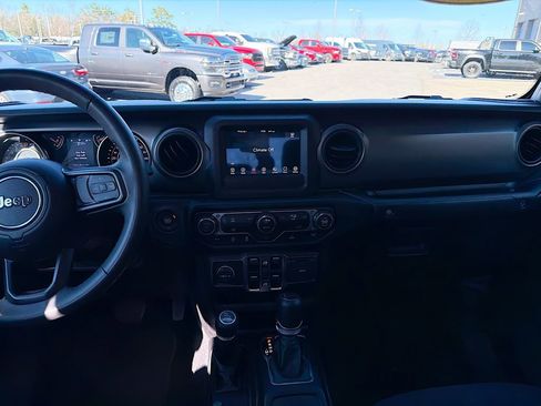 Used 2023 Jeep Gladiator Sport image 19