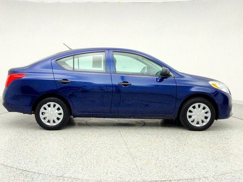 Used 2013 Nissan Versa S image 4
