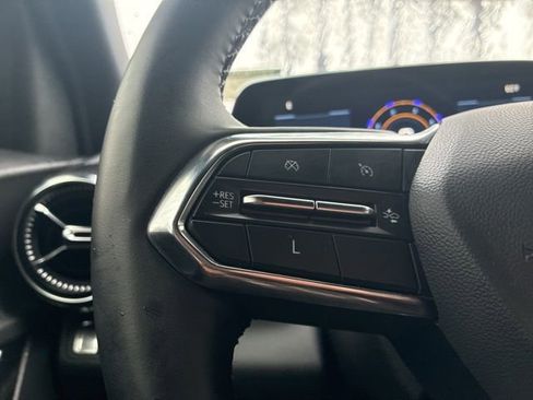 Used 2025 Chevrolet Equinox LT image 27